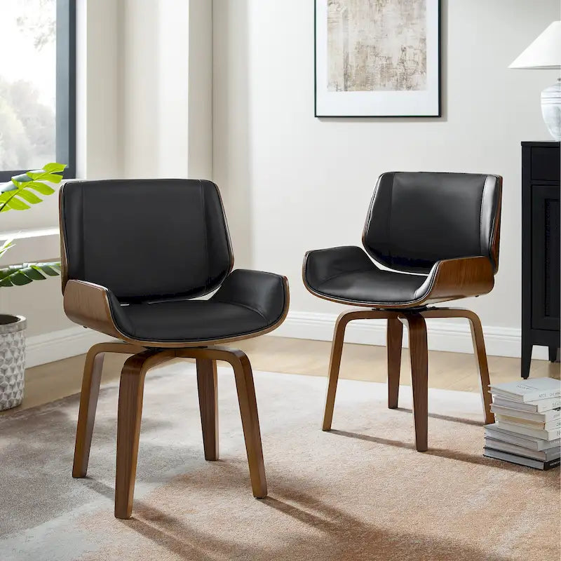 Deux chaises de salle à manger pivotantes en bois tapissées, de style médiéval-moderne