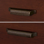 Table de chevet rustique à 2 tiroirs pour chambre à coucher, style cottage.
