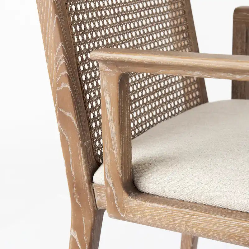 Chaise de salle à manger en tissu crème avec dossier en cannage et cadre en bois massif
