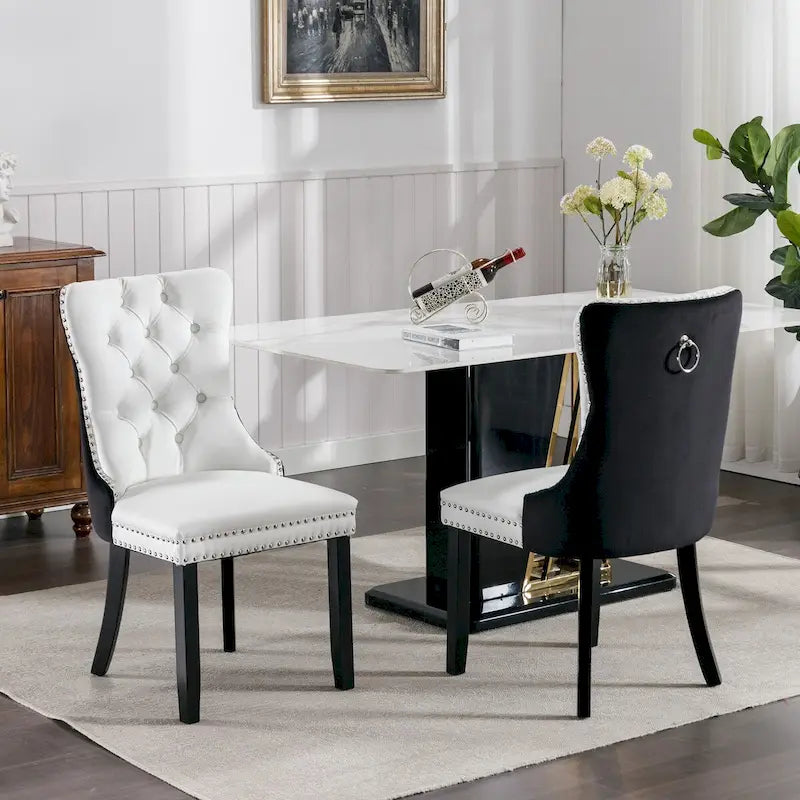 Lot de 2 chaises de salle à manger capitonnées en PU et velours avec garniture cloutée et pieds en bois