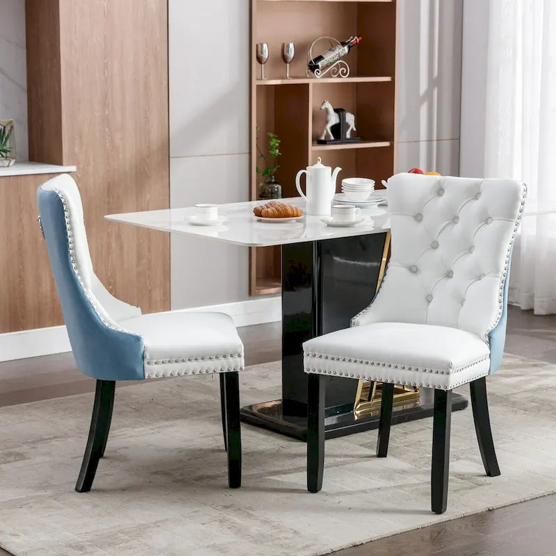 Lot de 2 chaises de salle à manger capitonnées en PU et velours avec garniture cloutée et pieds en bois